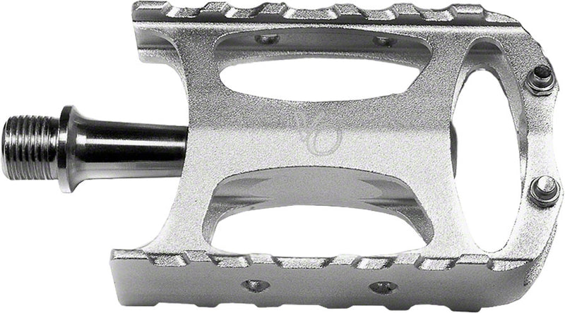Load image into Gallery viewer, Velo Orange Touring Pedals - Platform, Aluminum, 9/16", Silver