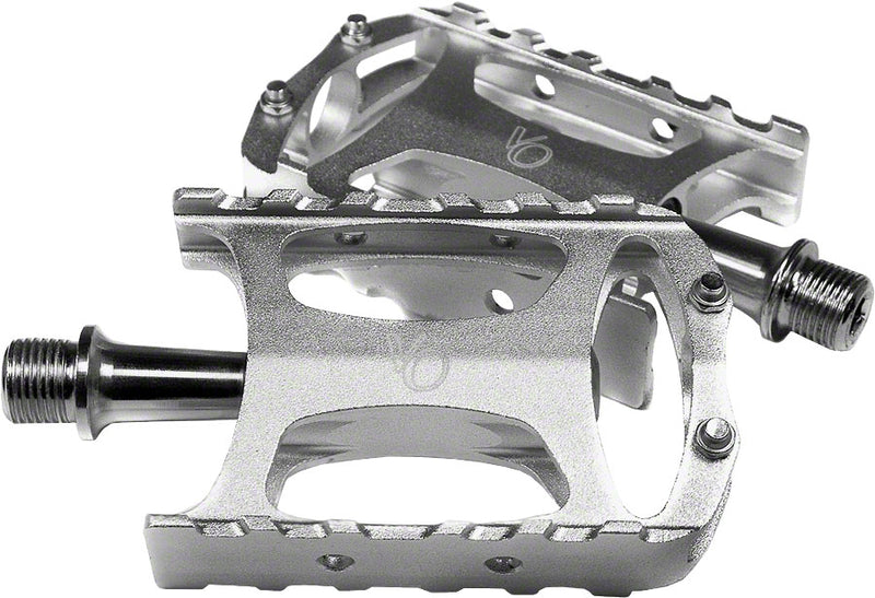 Load image into Gallery viewer, Velo Orange Touring Pedals - Platform, Aluminum, 9/16", Silver