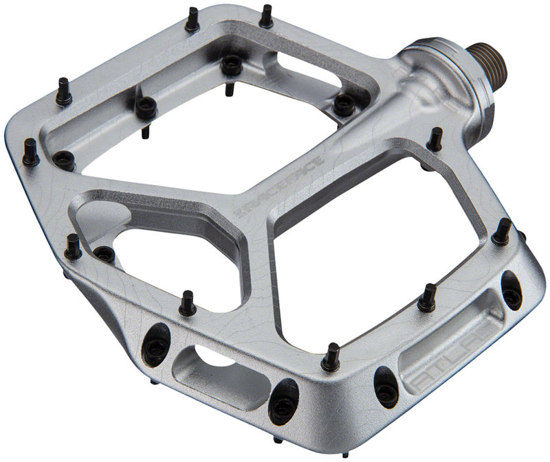 Load image into Gallery viewer, Race Face Atlas Pedals - Platform, Aluminum, 9/16&quot;, Silver
